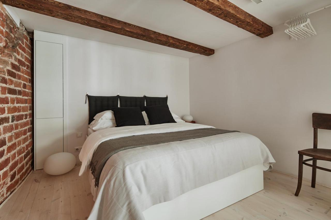 Old New - Prime Location On Main Square Apartment Krakow Luaran gambar